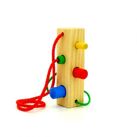 Шнуровка Мир деревянных игрушек Д390 Брусочек