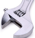 Разводной ключ Deli DL008A 8&quot; Длина: 200 мм. Регулируемый размер зажима: 0-28 мм. Кованая специальная инструментальная сталь. Хромированная отделка.3