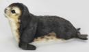 Мягкая игрушка тюлень Hansa Детеныш тюленя-монаха 30 см черный искусственный мех 6803