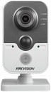 Камера IP Hikvision DS-2CD2422FWD-IW CMOS 1/2.8" 1920 x 1080 H.264 2.8мм MJPEG RJ-45 LAN Wi-Fi PoE белый черный