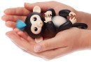 Интерактивная игрушка обезьянка WowWee Fingerlings - Финн 12 см черный пластик 3701A4