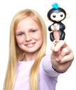 Интерактивная игрушка обезьянка WowWee Fingerlings - Финн 12 см черный пластик 3701A5