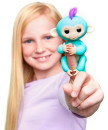 Интерактивная игрушка обезьянка WowWee Fingerlings - Зоя 12 см зеленый пластик 3706A5
